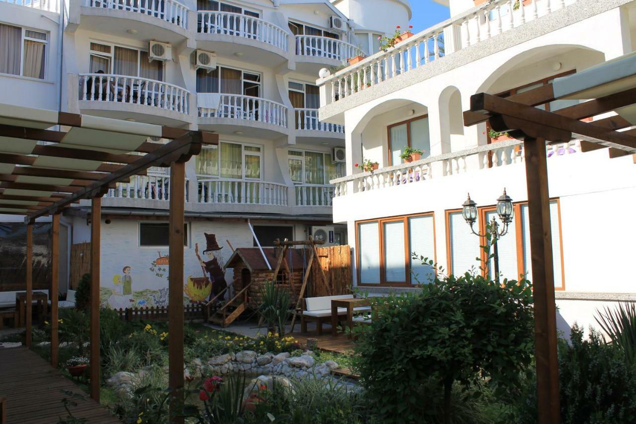 Hotel Yanis Lozenets Exteriör bild
