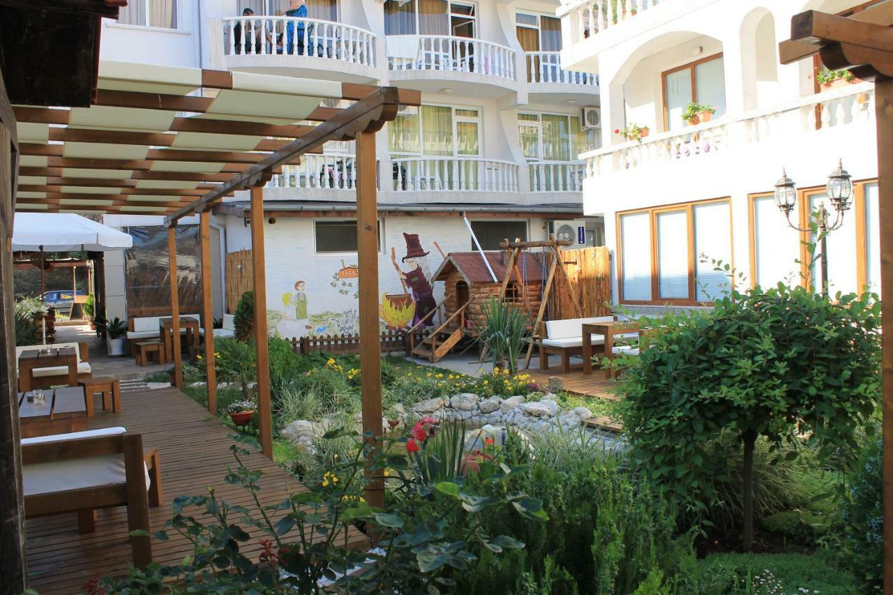Hotel Yanis Lozenets Exteriör bild
